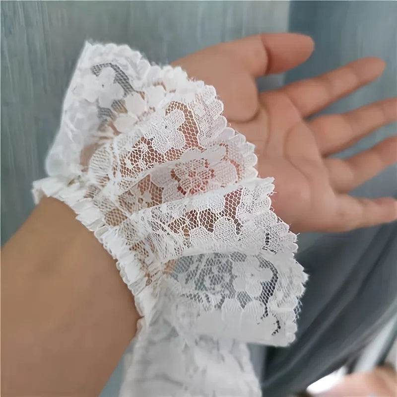 3-Yard Elegant Floral Lace Trim - Ruffled Edge Ribbon in Black & White for Bridal Decor, Dress Collars & DIY Fashion