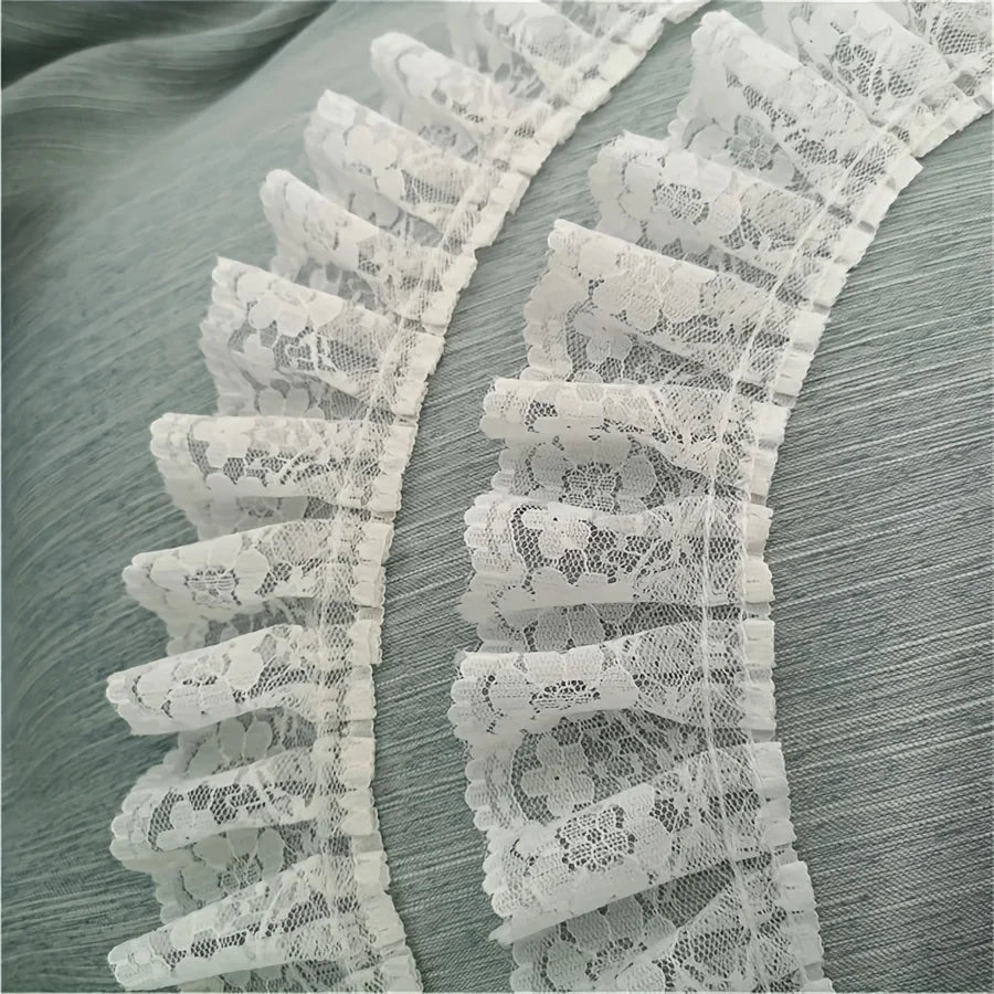 3-Yard Elegant Floral Lace Trim - Ruffled Edge Ribbon in Black & White for Bridal Decor, Dress Collars & DIY Fashion