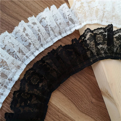 3-Yard Elegant Floral Lace Trim - Ruffled Edge Ribbon in Black & White for Bridal Decor, Dress Collars & DIY Fashion