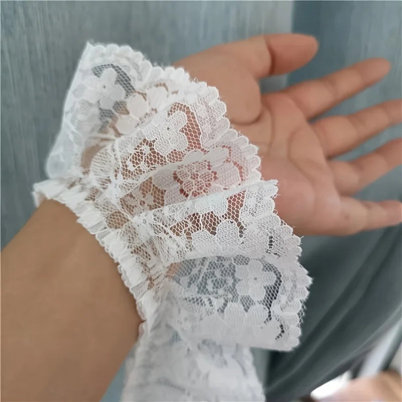 3-Yard Elegant Floral Lace Trim - Ruffled Edge Ribbon in Black & White for Bridal Decor, Dress Collars & DIY Fashion
